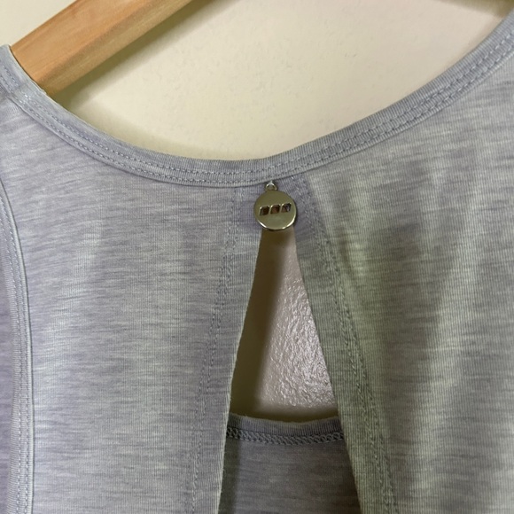 Lorna Jane Gray Sleeveless Tank Top with Open Back - Picture 4 of 13